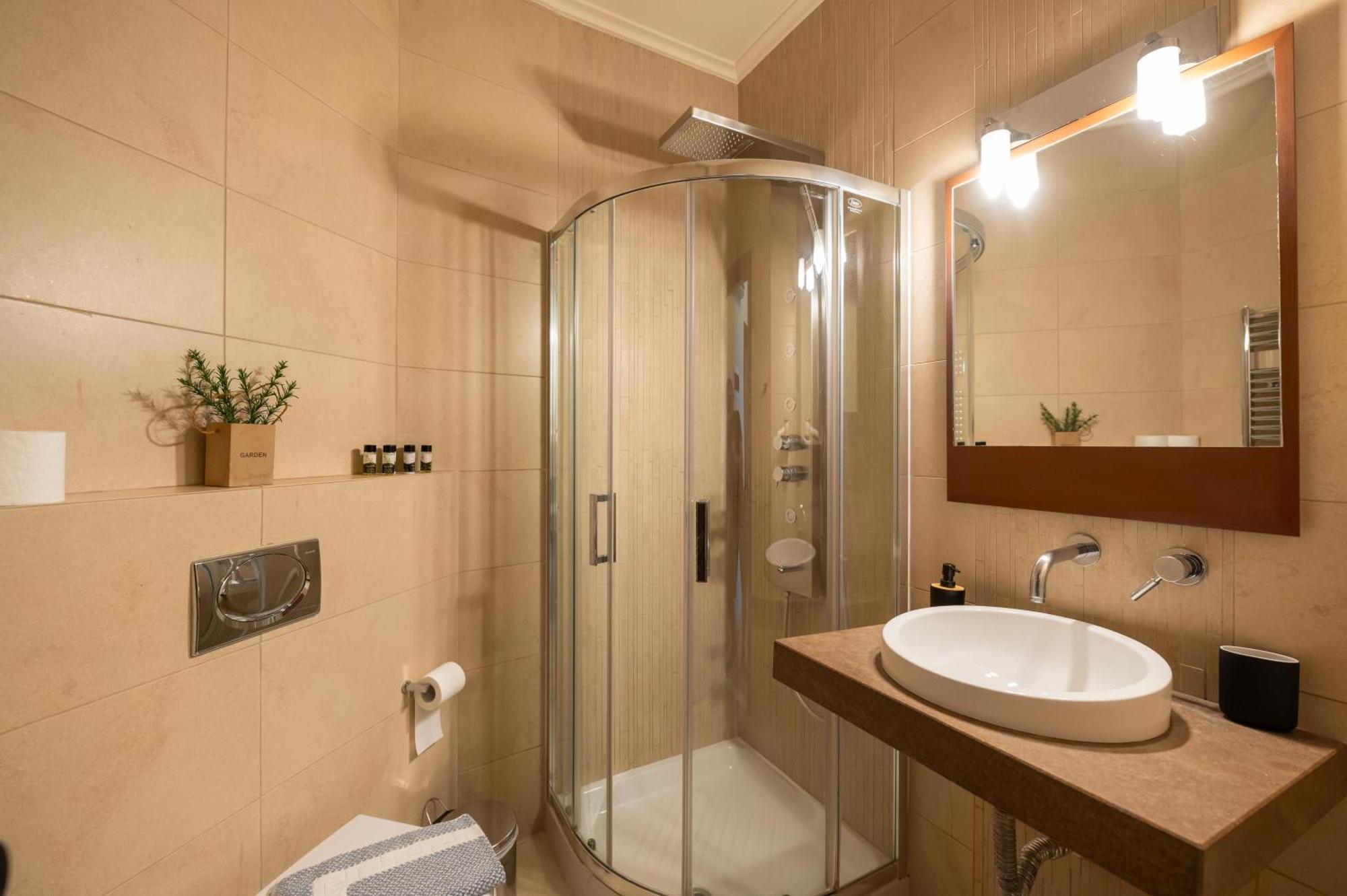 La Boheme Hotel Гитион Экстерьер фото