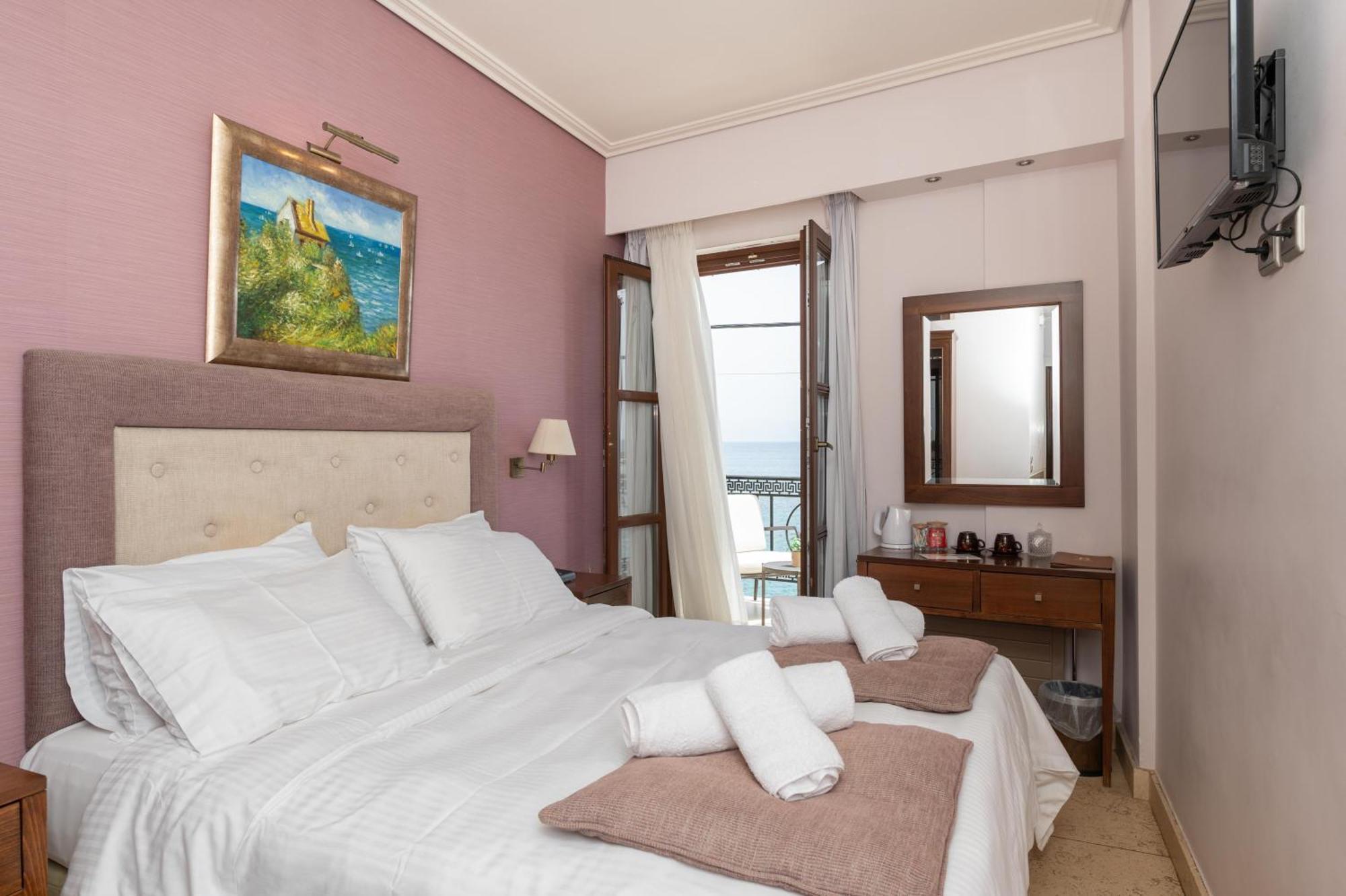 La Boheme Hotel Гитион Экстерьер фото