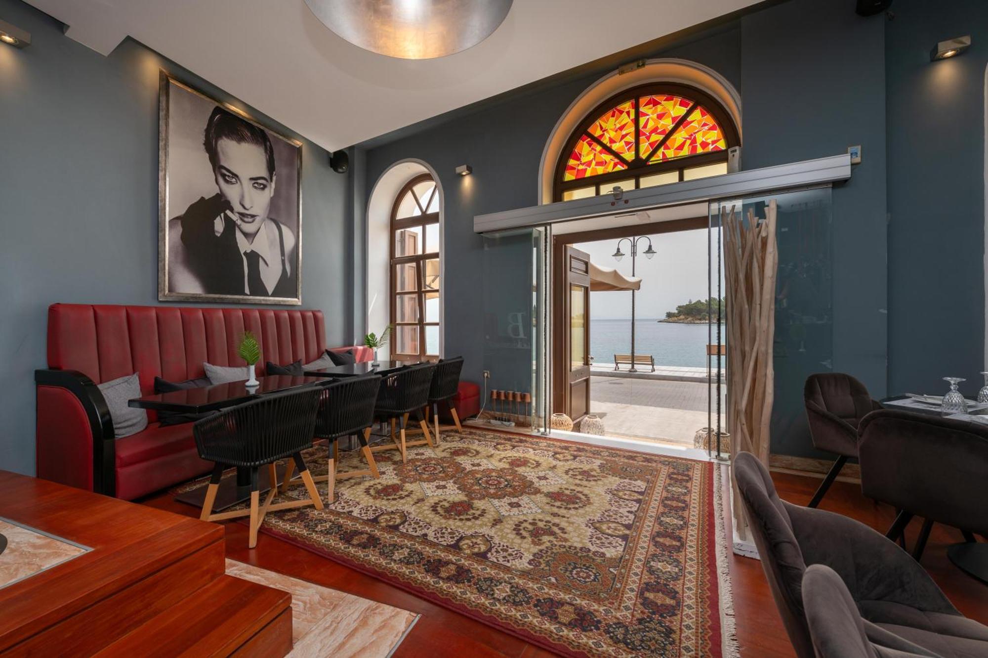 La Boheme Hotel Гитион Экстерьер фото