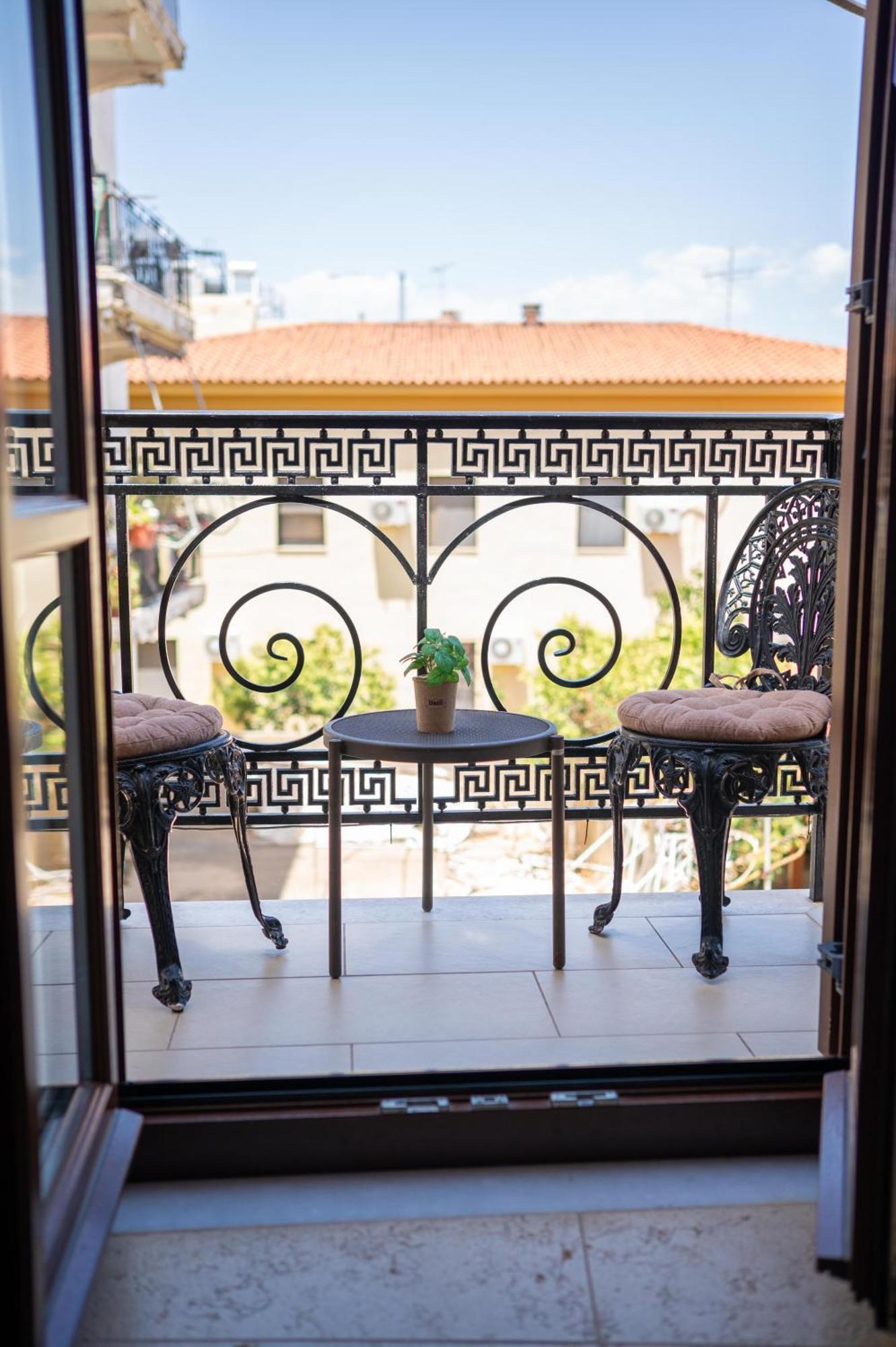 La Boheme Hotel Гитион Экстерьер фото